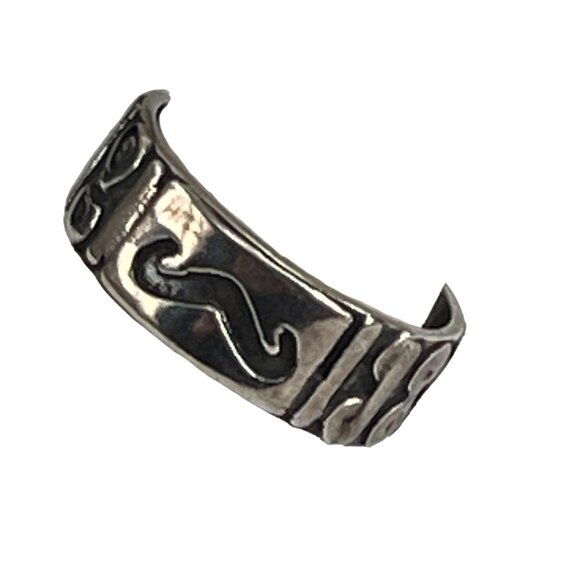 Antique Sterling Silver Tribal Design Band Ring - Picture 4 of 7